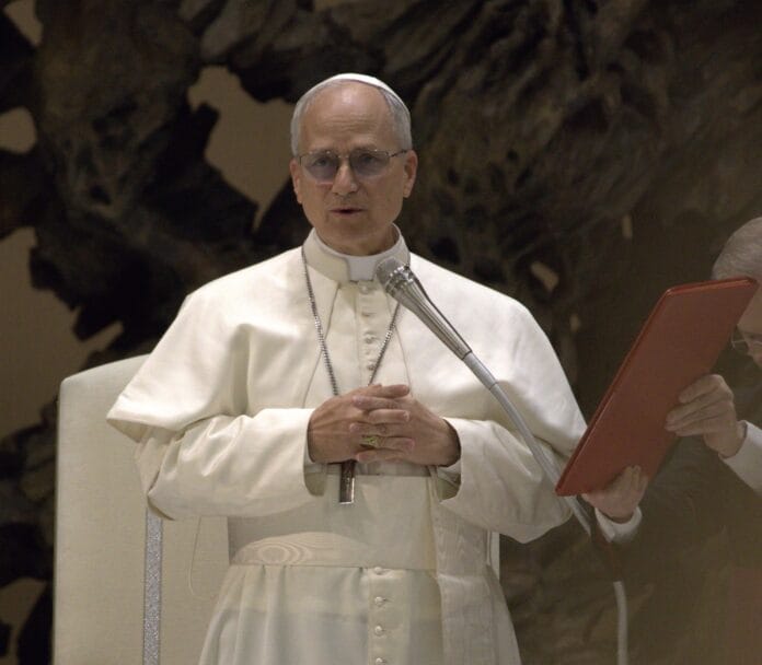 Papież_Leon_XIV_2025_Spotkanie_Prasowe_6_(przycięte)